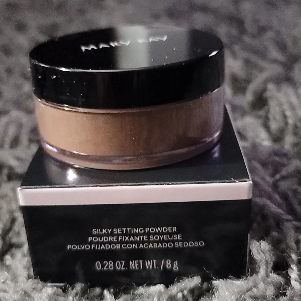 🤎NIB Mary Kay Silky Setting Powder: Medium Bronze🤎
